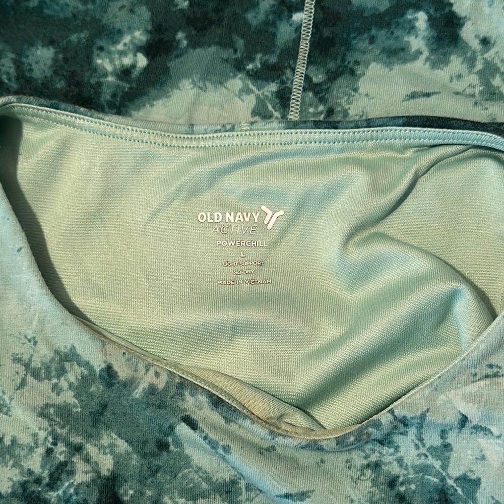 Old Navy Active PowerChill Sports Tank in Green Botanical